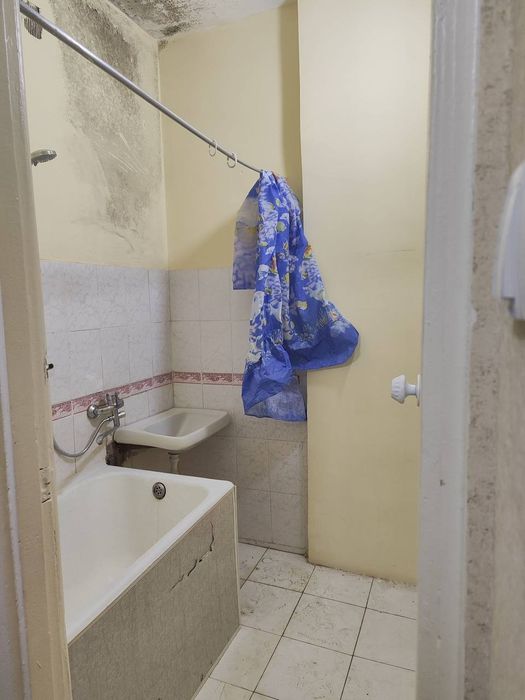 Юнусабад 15 квартал. Продается квартира  1/4/4