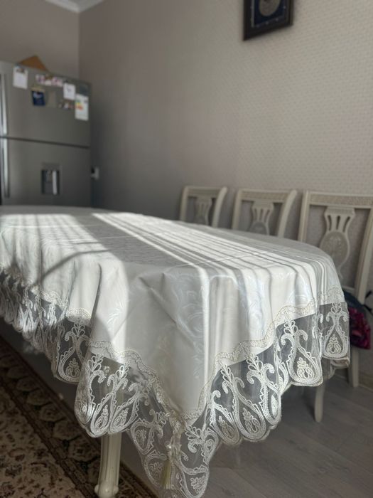 Скатерть с кружевами