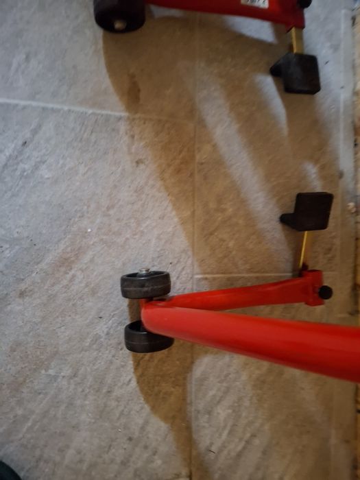 De vanzare cric motor, stander