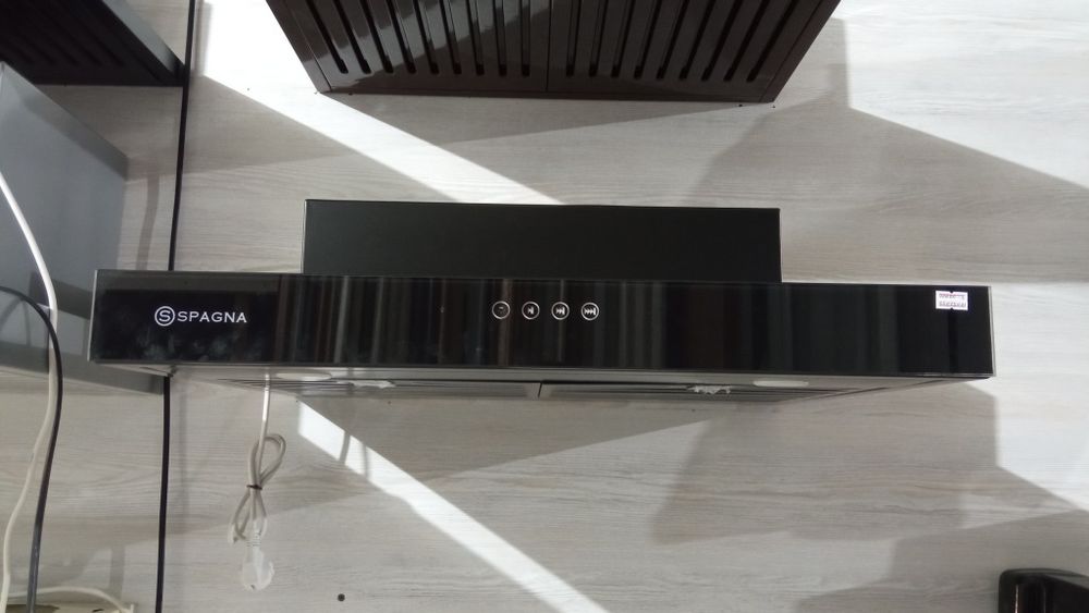 Вытяжки  SPAGNA новая.