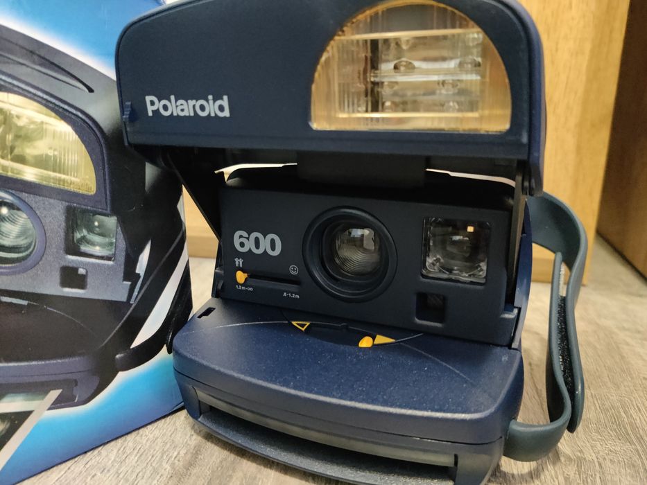Polaroid Extreme 600 Instant Camera