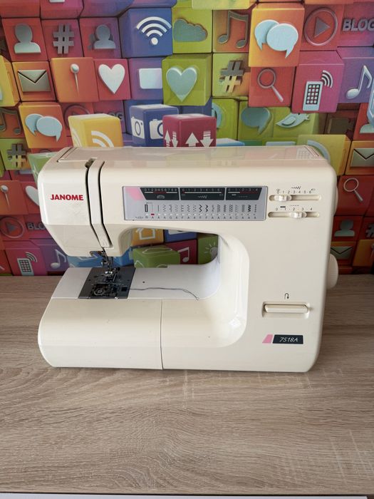 Швейная машина Janome 7518A