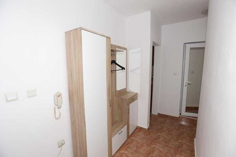 Дава се под наем Двустаен апартамент в Бургас, Център - 70 кв.м за 408 € - Снимка #6