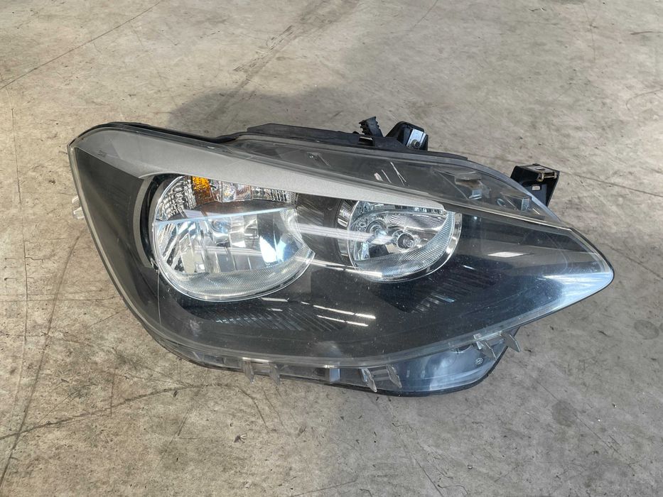 Far dreapta fara xenon Bmw seria 1 F20 - F21 non facelift cod 7229686