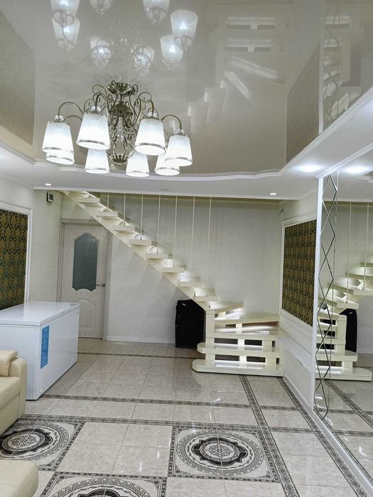 Продам 4х комнатную квартиру в 2х уровнях  в 5 мкр.