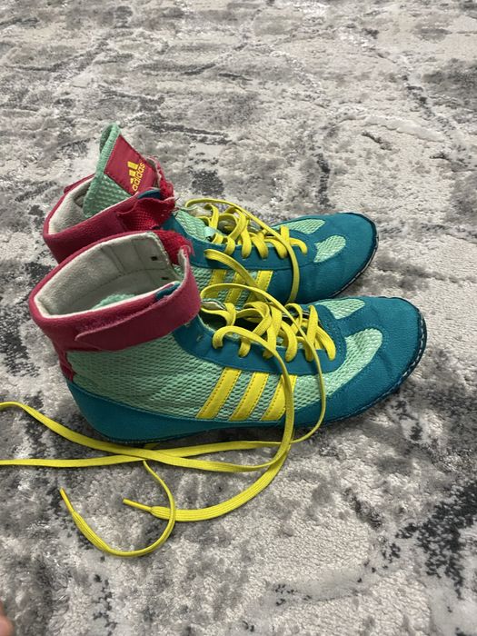 Vand ghete lupte adidas