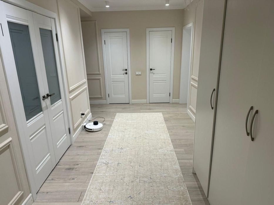 Продам 3 комн квартиру на Батысе