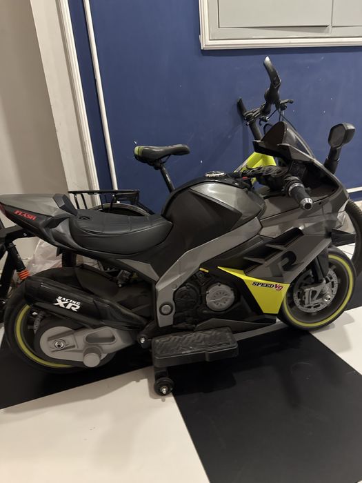 Продам детский мотоцикл.в идеальном состоянии.почти новый.сын вырос.