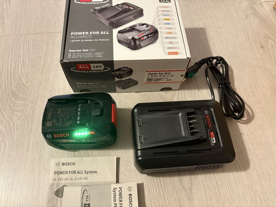 Set Acumulator Incarcator BOSCH Li-Ion, 18V, 4Ah