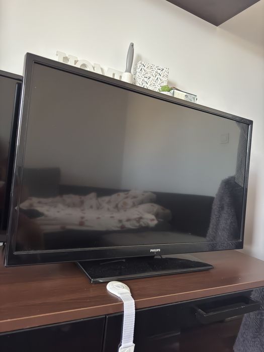 TV Philips, diagonala 81 cm, LED - pentru piese/reparat