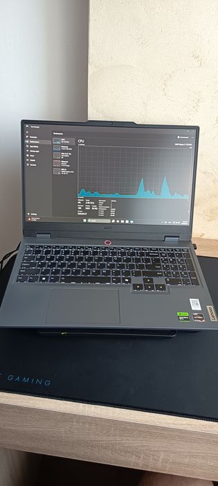 Se vinde Lap Top Lenovo LOQ