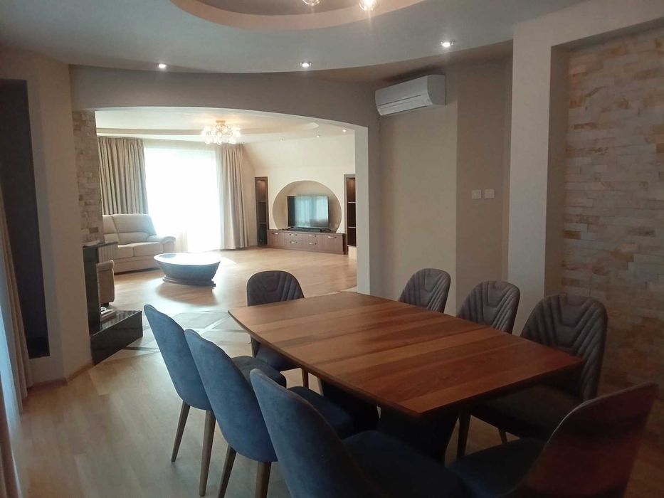 Дава се под наем Мезонет в Пловдив, Център - 270 кв.м за 1495.83 € - Снимка #6