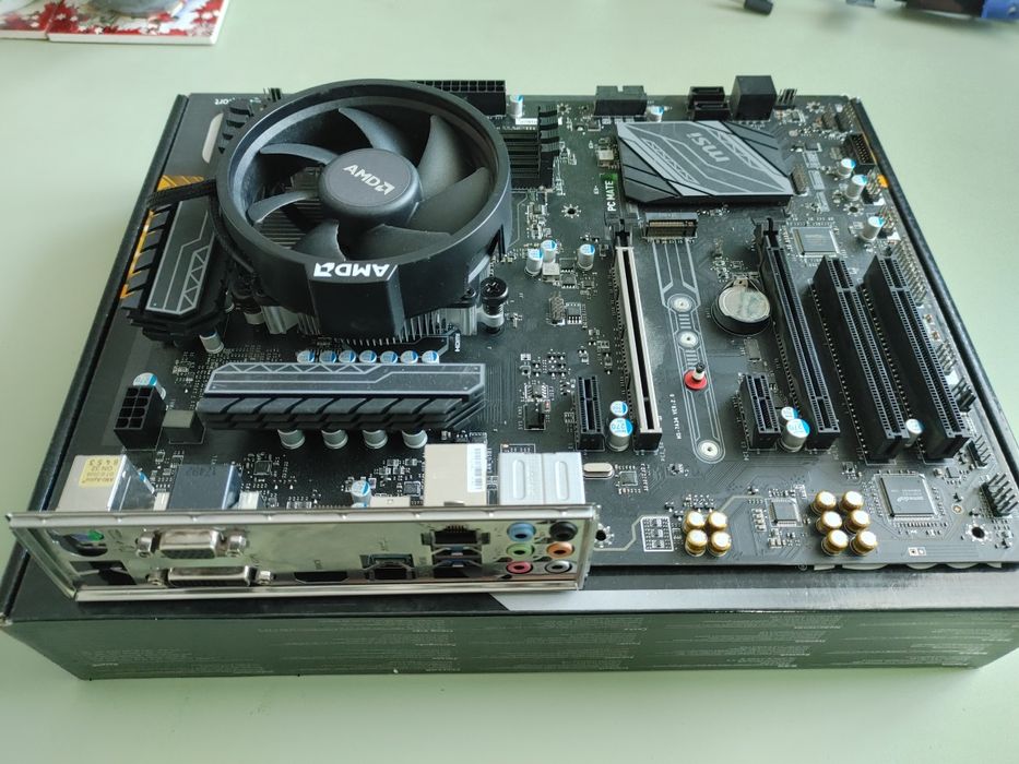 Kit Ryzen 3 2200g + MSI B350 PC Mate + cooler Wraith