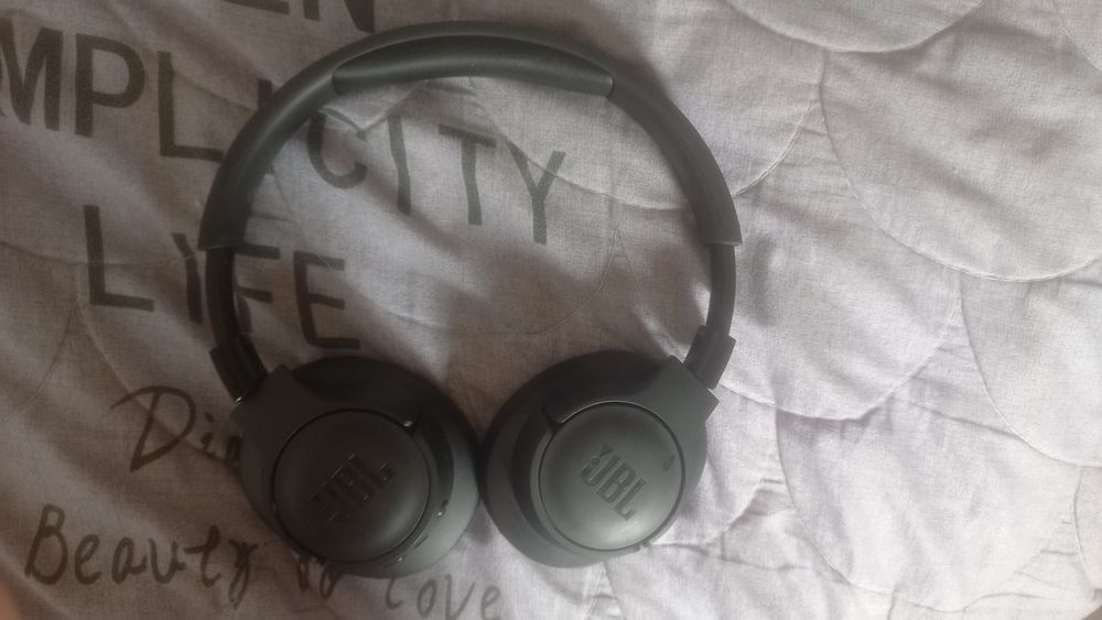 JBL TUNE 720BT наушники