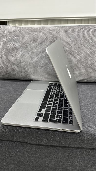 Laptop macbook pro 13. 2016. Intel i5-16gb ram-SSD 256gb