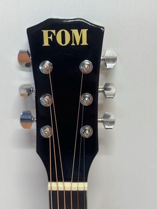 Гитара новая акустическая