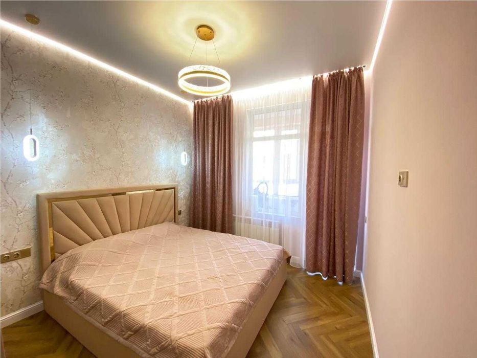 продается 3 комнатная квартира студия