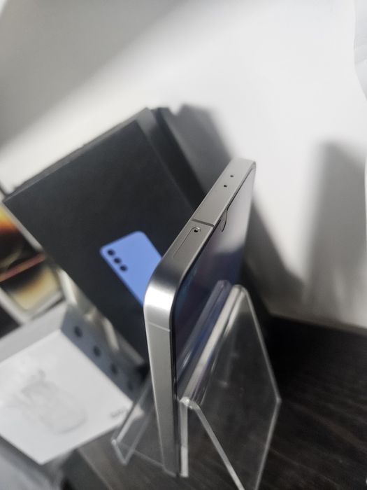 Magazin ca nou impecabil Samsung S24 FE 128GB 8GB  1an garantie casti wireless Husa si Folie Cadou
