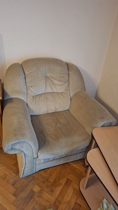 Donez 2 fotoli si o canapea