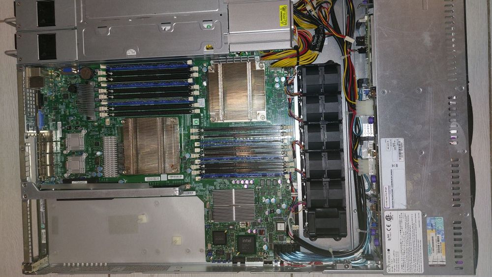 Server Supermicro 119-7 cu 2 proc Intel Xeon E5, 8-32gb ram, 1-8TB
