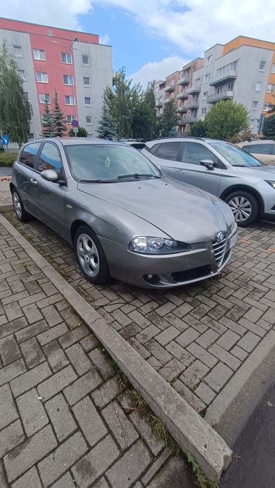 Vând Alfa Romeo 147 1.9 pentru piese schimb