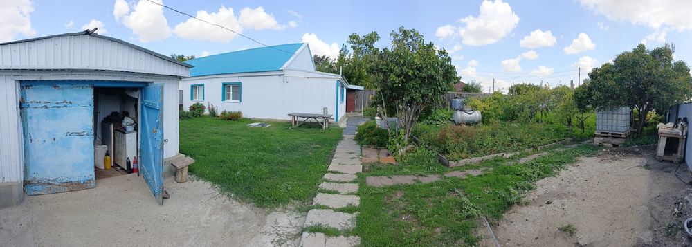 Продам пол дома в селе Дон