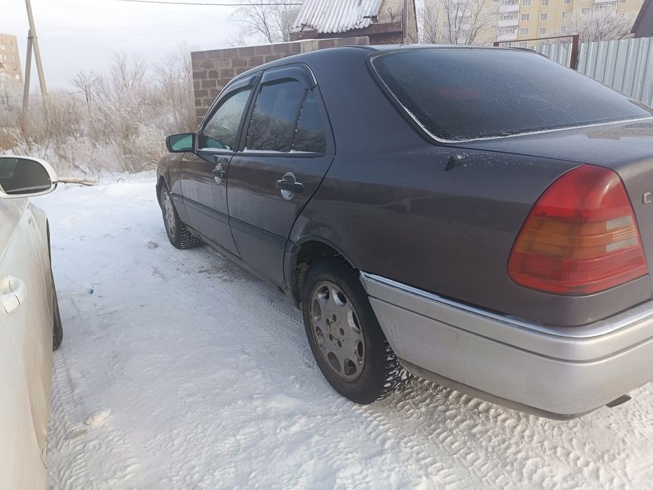 Мерседес автомобиль