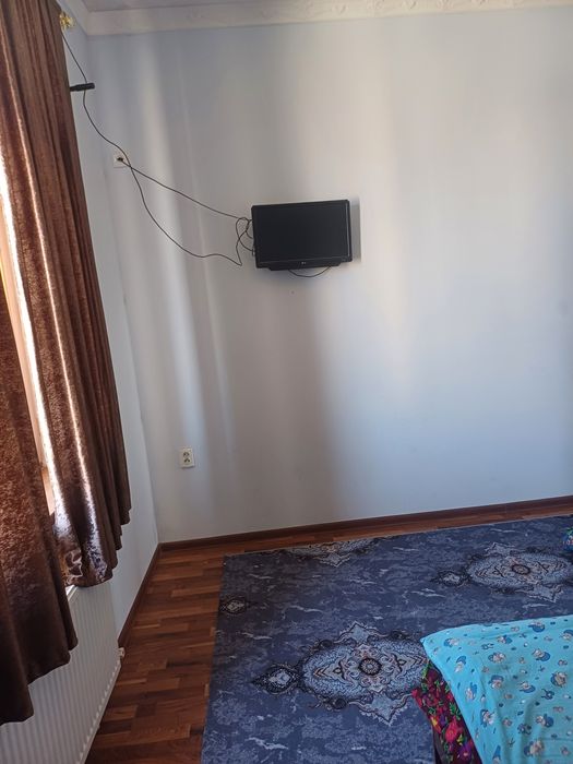 Тез 2 хоналик уй ижорага беридади