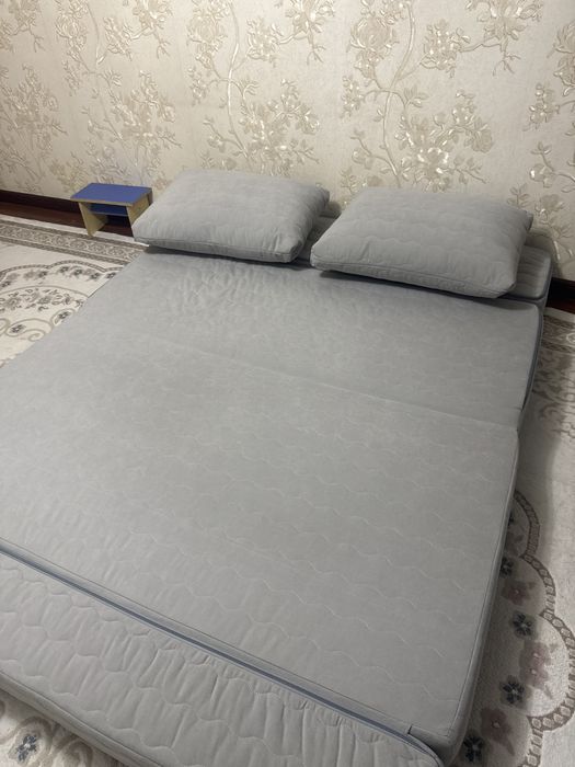 Бескаркасный диван