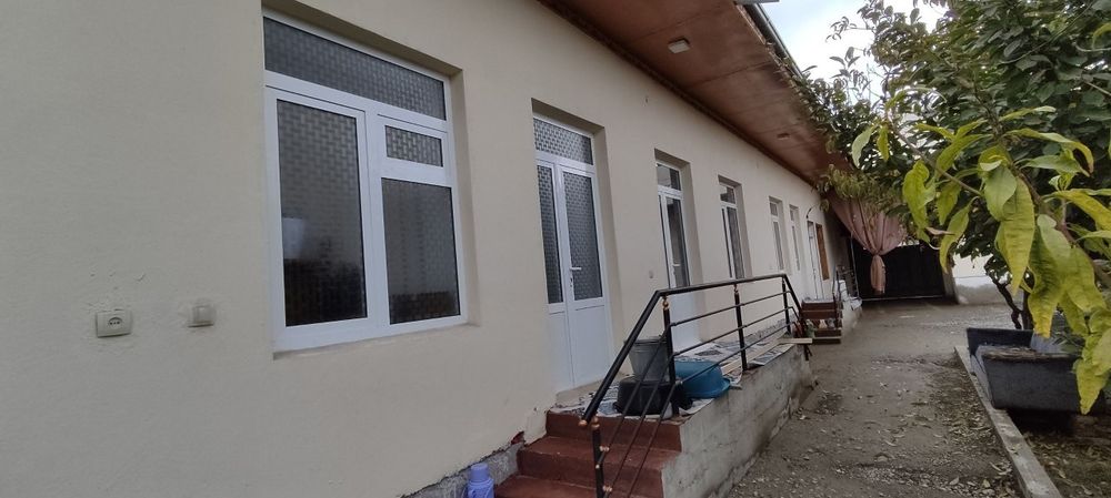 12 сотихли ховли сотилади 7 хона уйи 1 та коридор нархи 65000 $ к бор