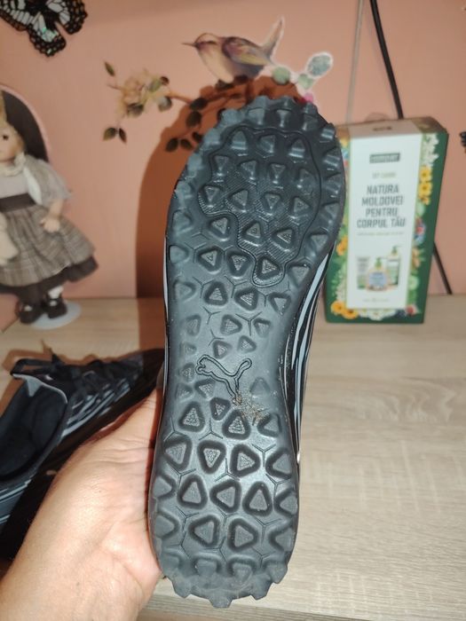 Crampoane baieti in stare foarte buna  putin purtaț..i