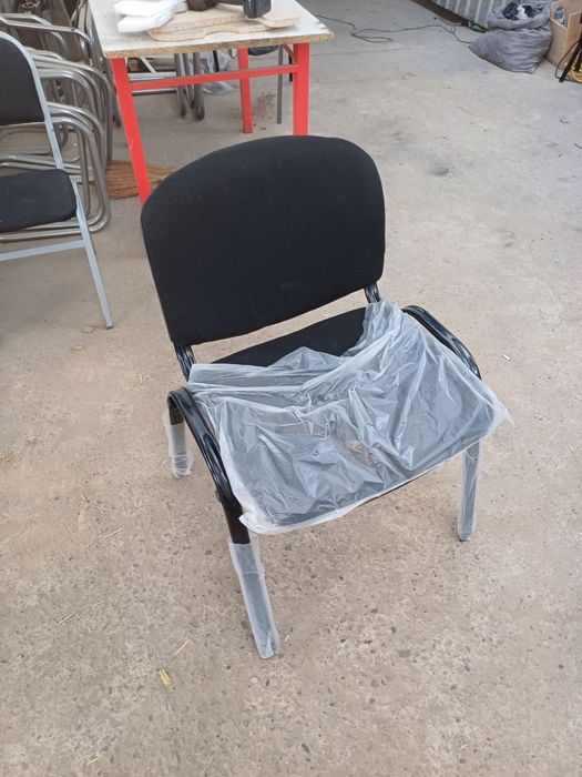 Izoʻ stullri va Silvia sutul xirom grasga bor