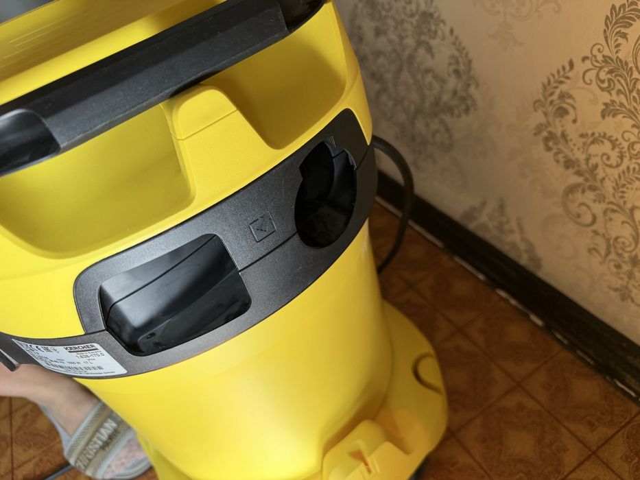 Строительный пылесос karcher