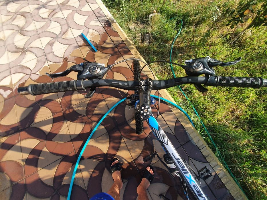 Velosiped.               .