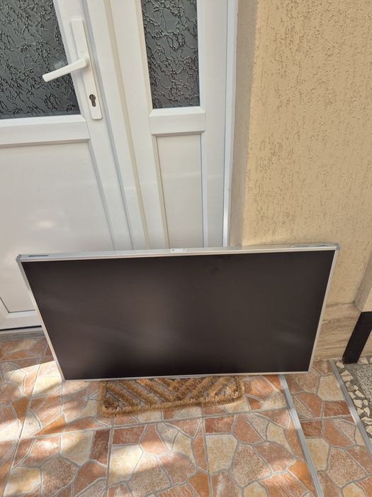 Vând masă pliabilă ,nouă ,reglabilă pe înălțime ,100cm lungime/60 ,140