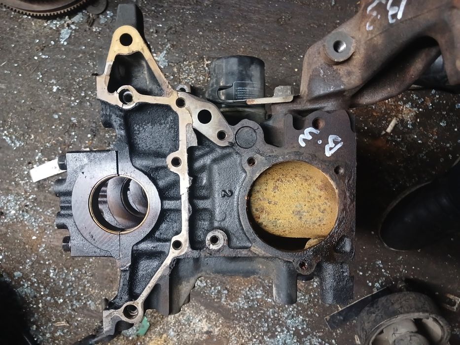 Блок двигателя Мазда 323 объем 1,3 на В3 двигатель