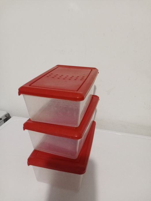 Крышка и контейнеры ( на 2 фото)