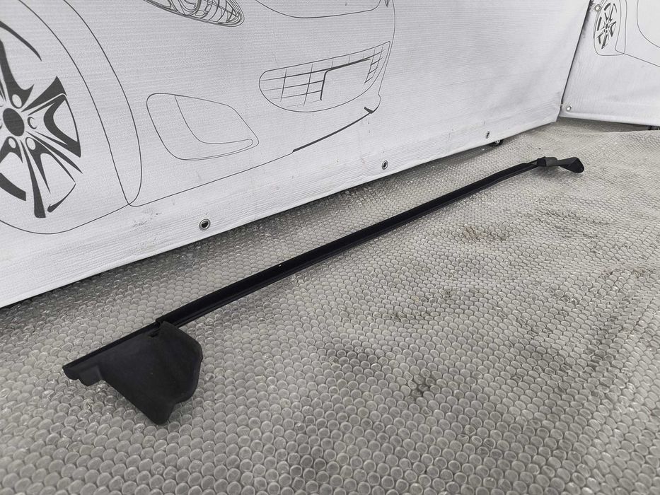 Cheder / Garnitură Ușă Față Stânga Seat Leon 1P (2005-2013) Cod OEM 1P0837477E 5AP (1C4)