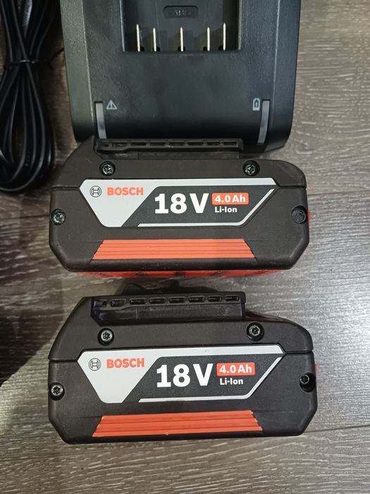 Комплект 4бр батерии 4ah + 2бр зарядни Bosch Professional  18V