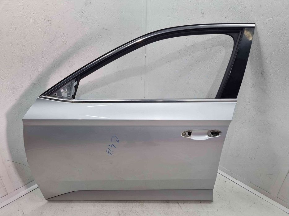 Usa stanga fata Skoda Superb III (3V3) [Fabr 2015-prezent] LA7W