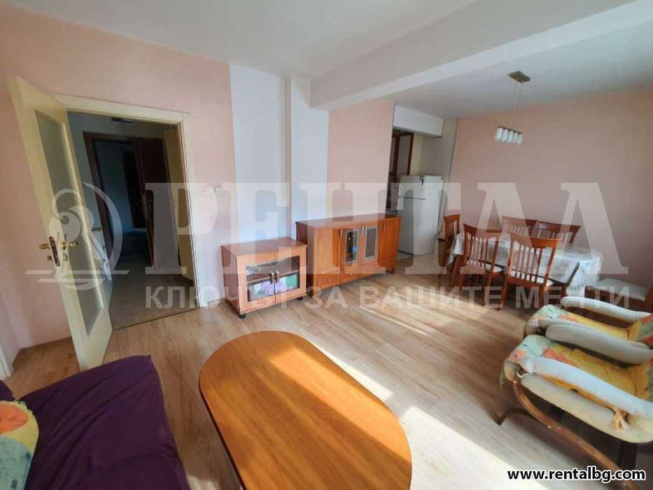 Дава се под наем Тристаен апартамент в Пловдив, Център - 85 кв.м за 459 € - Снимка #1