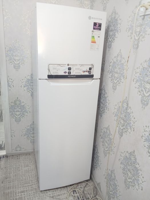 Бестон холодильник новый продается.