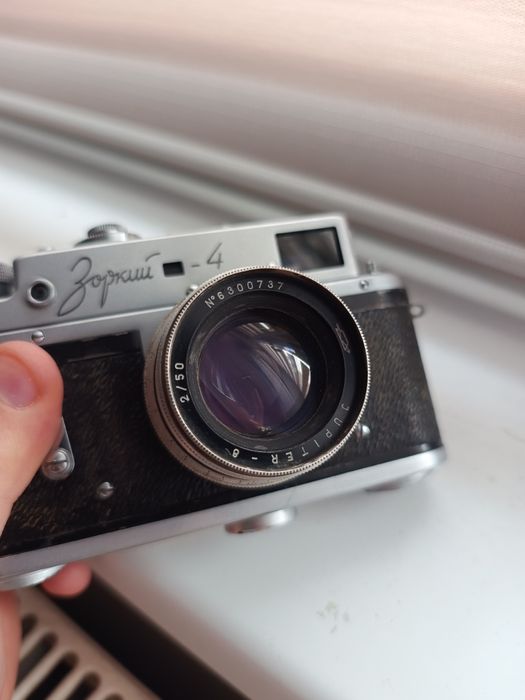 Aparat foto Zorki-4 cu obiectiv Jupiter 8