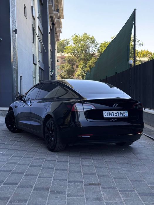 Tesla Model 3 Long Range AWD