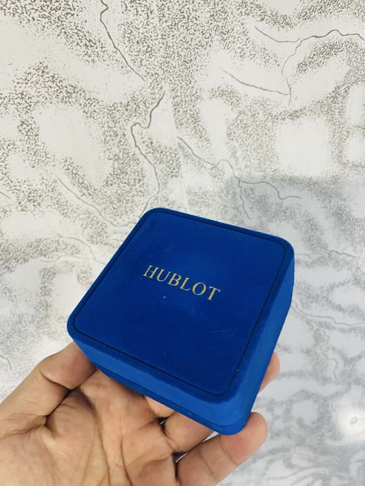 соат футляри бор хар хил бренд