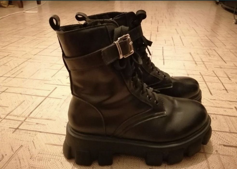 Продам зимнюю обувь