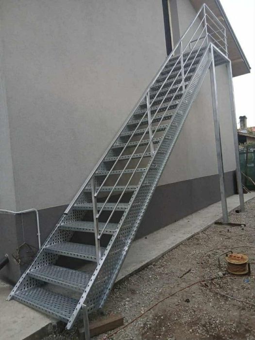 Scări zincate   ,