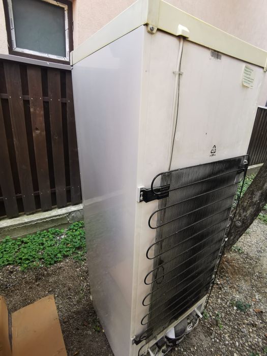 Combina frigorifica zanussi perfect funcțională pret 700 lei se afla in bacau