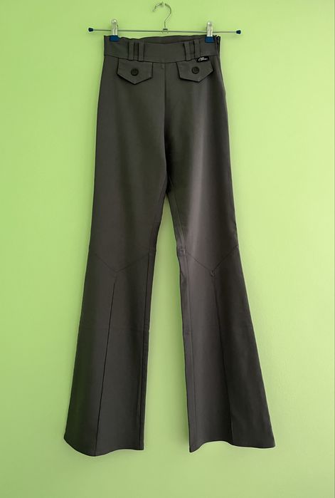 Pantaloni eleganti evazati