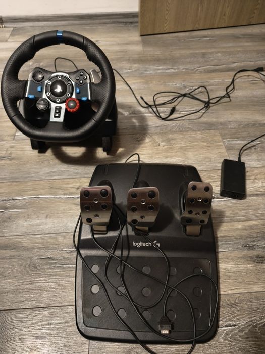 Volan cu pedalier Logitech G29